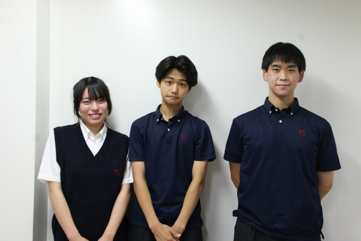 救護した左から、細貝さん、西笛さん、黒木さん